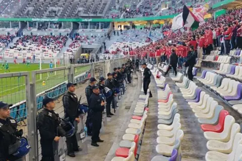 أبرزها حظر الشماريخ.. إجراءات قوية من الشرطة الجزائرية لتأمين مباراة الزمالك وشباب بلوزداد